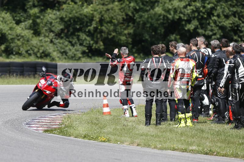 Archiv-2025/27 12.06.2025 Ducati Schweiz Trackday Warmup  ADR/Impressionen